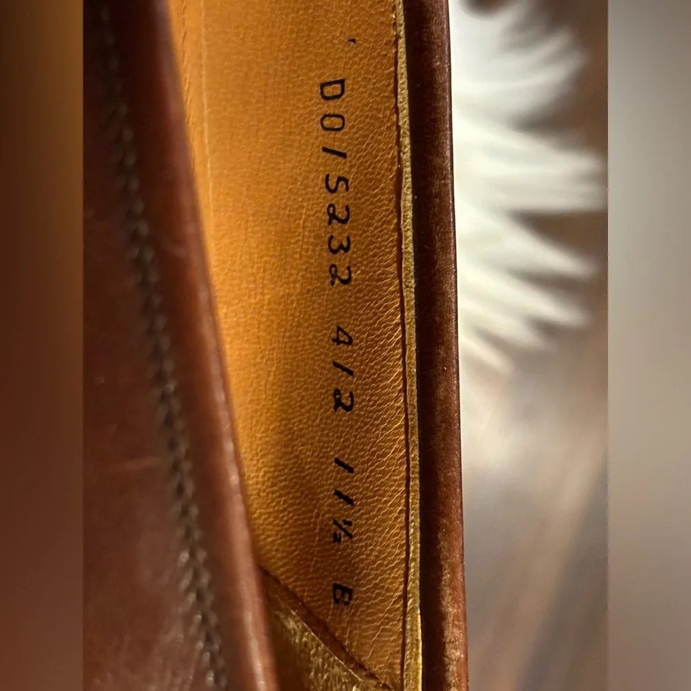 Ferragamo brown dress shoe with tassel detail size 11.5B - Picture 4 of 6
